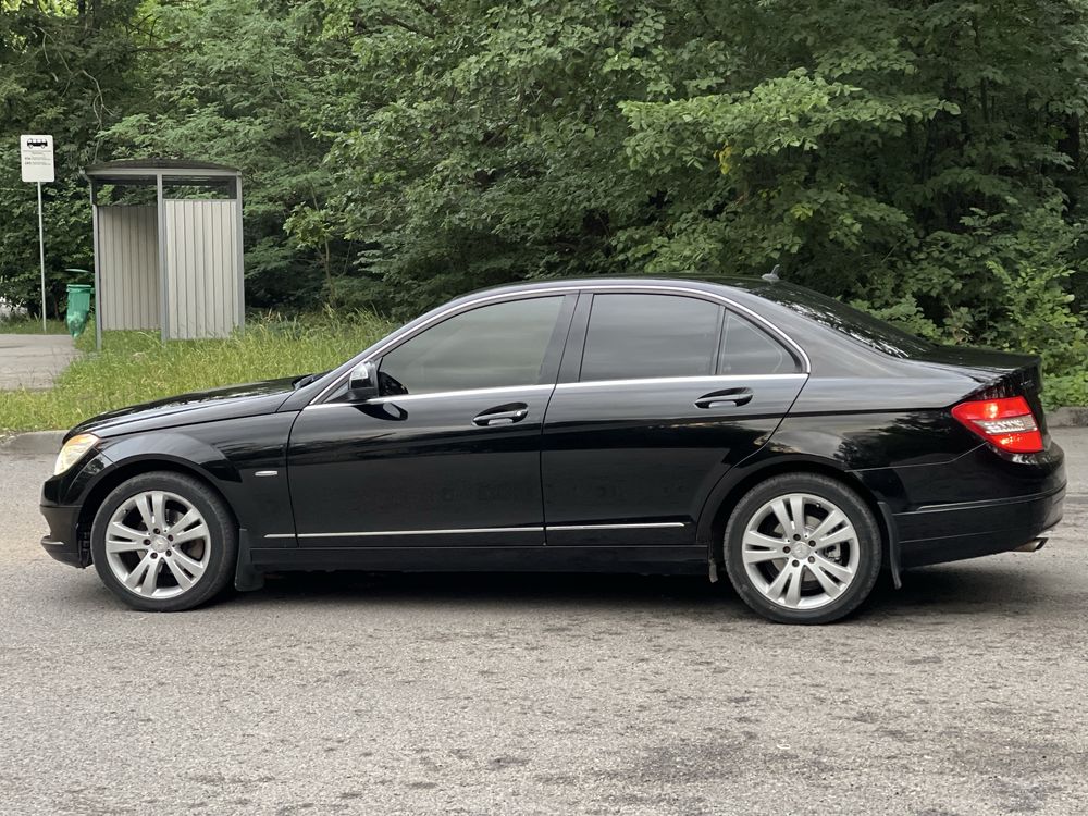 Продам Mercedes-Benz C 180 W 204 2008 года,