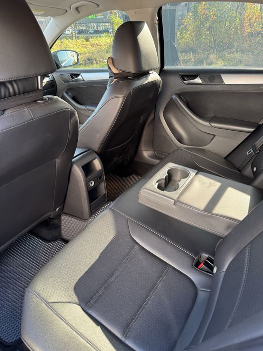 Volkswagen Jetta SE 1.8 2014