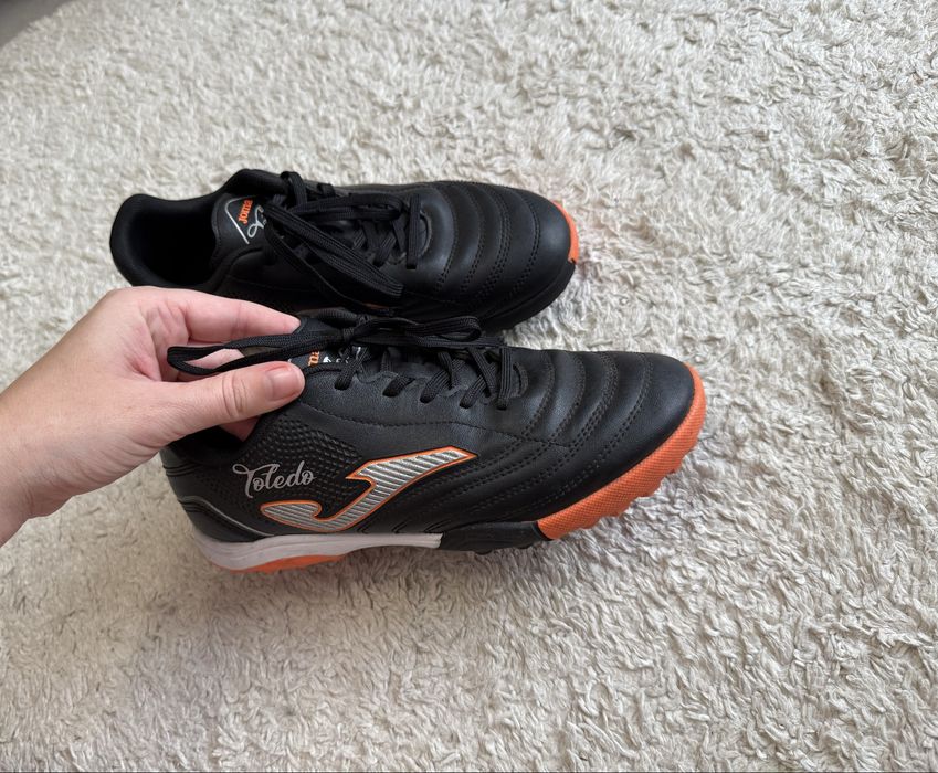 Buty do piłki nożnej firmy Joma