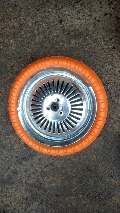 Продам колеса для трёхколёсных детских велосипедов