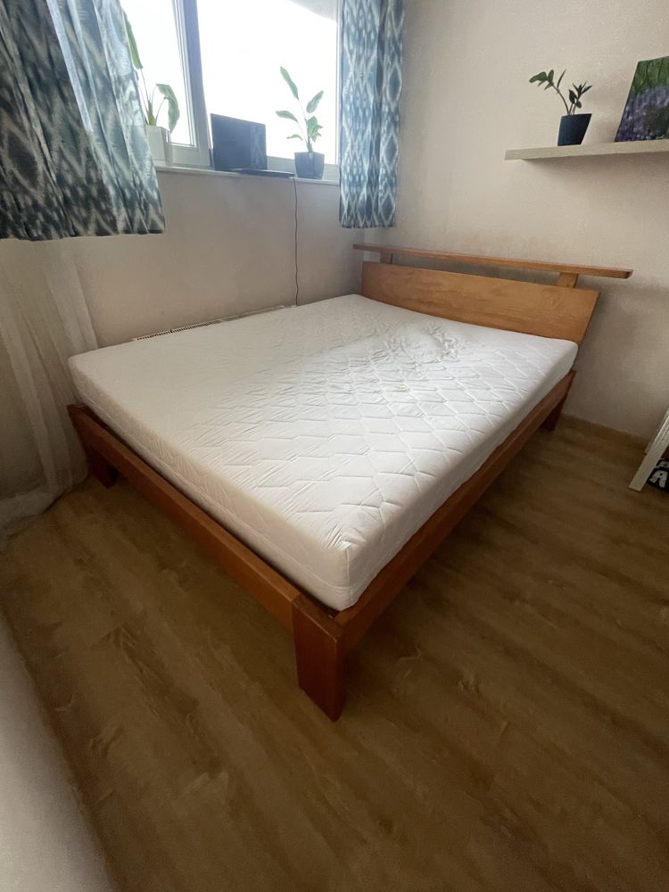 Łóżko 160x200 z materacem