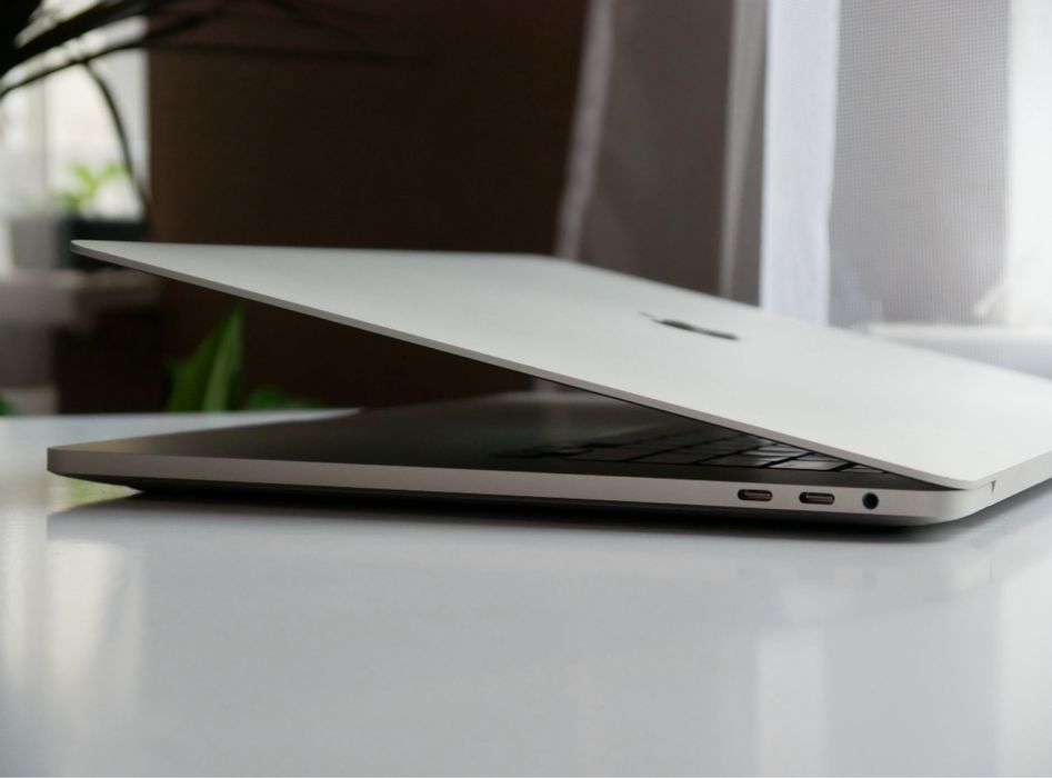 MacBook Pro 16 2019 (2021) | i7 / 16gb / 512gb | 95% Акб!