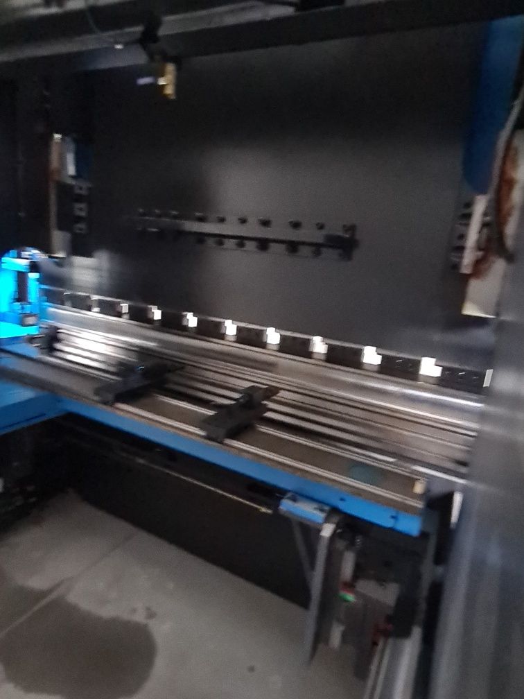 Prasa Krawędziowa Zymt 100t/2500 Cnc jak  nowa