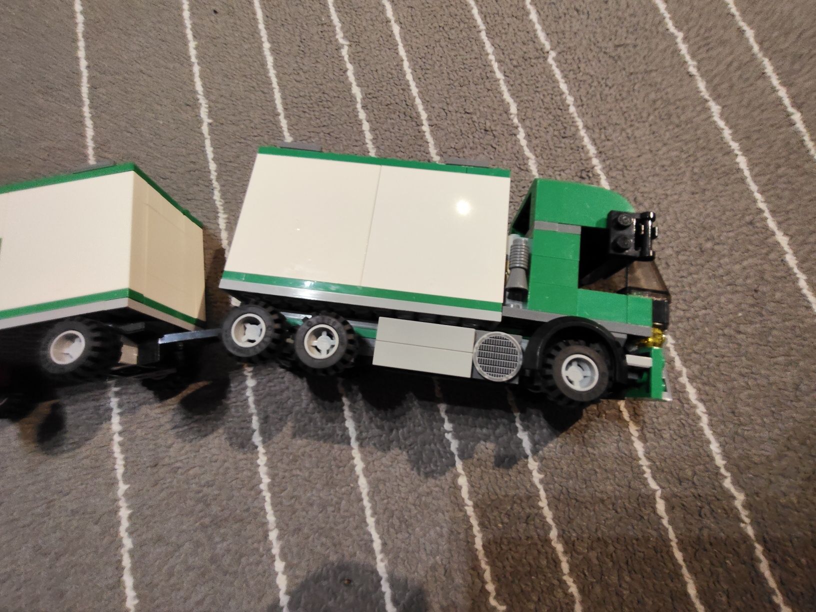 LEGO 7733 ciężarówka towarowa