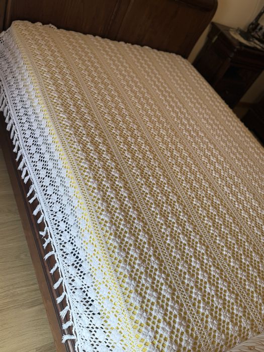 Colcha de renda feita a mao
