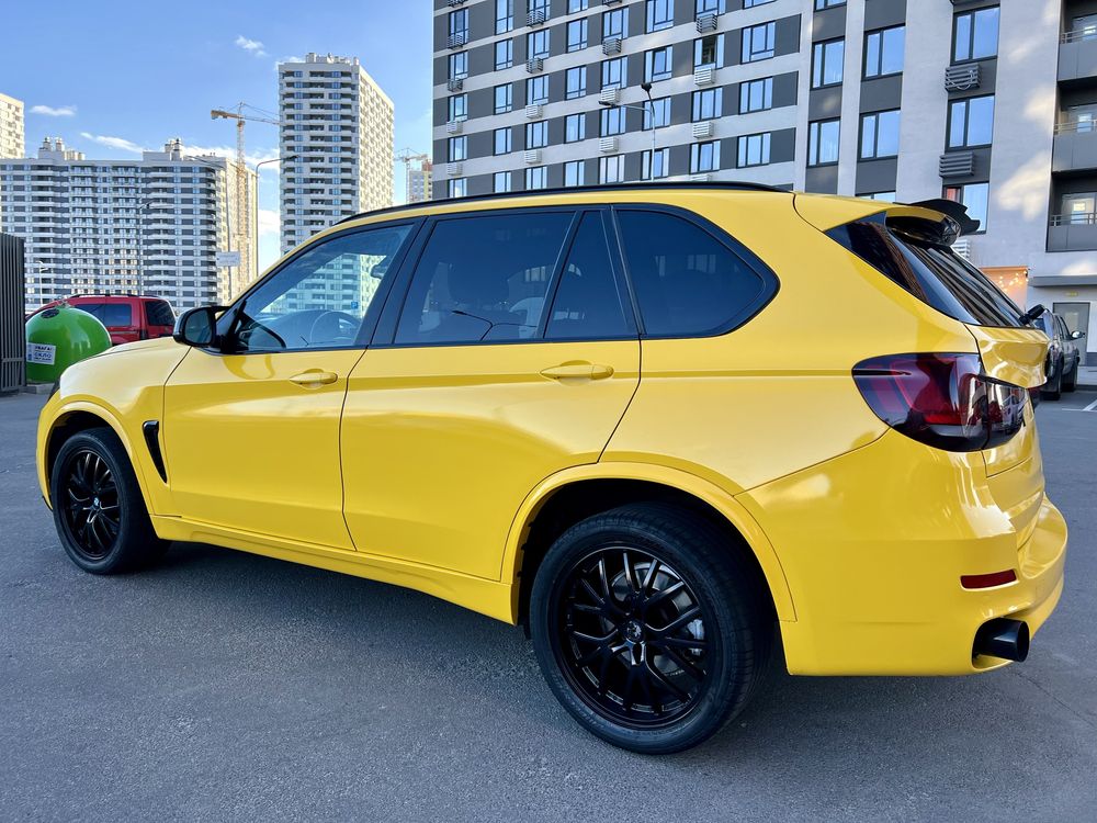 Продам BMW X5 F15 2015 год 3.0i