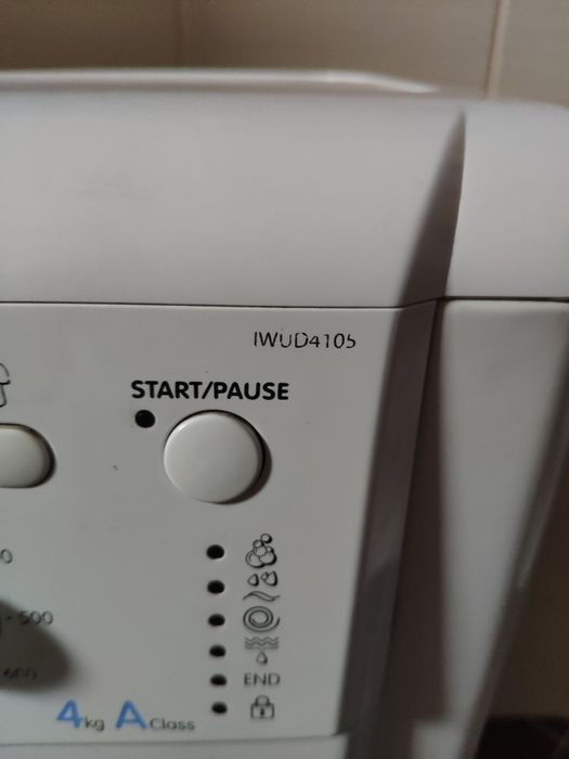 Люк та замок для пральної машини Indesit IWUD4105