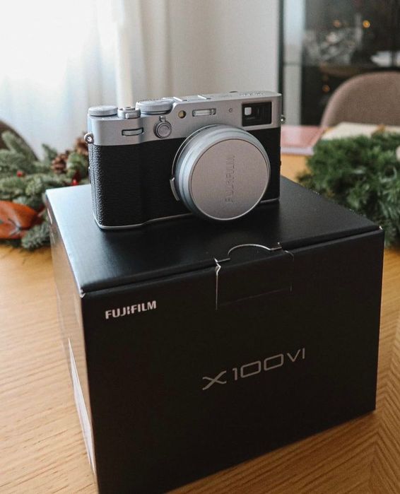 Vendo máquina Fujifilm x100vi prateada