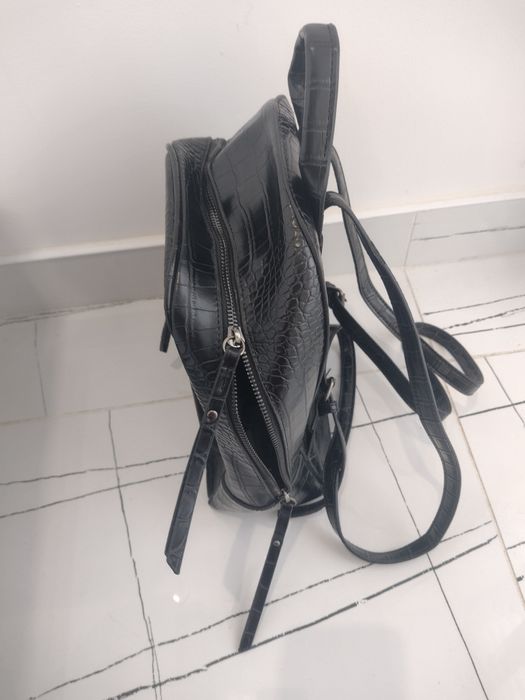 Plecak damski Mohito czarny z imitacji skóry