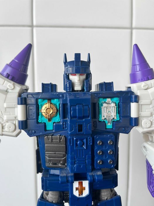 Takara Tomy Transformers Legends LG60 Overlord