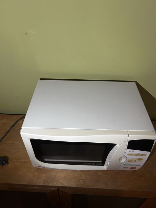 Kuchenka mikrofalowa LG Intellowave – sprawna