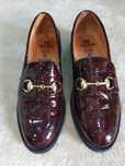 Sapatos de cor bordeaux