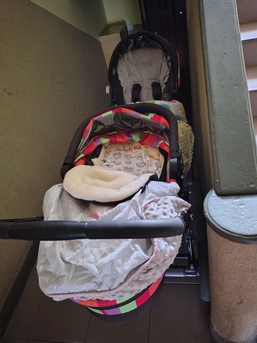 Sprzedam wózek bliźniaczy