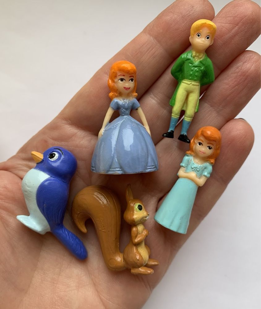 Серия игрушек типа киндер Принцесса София от Заини