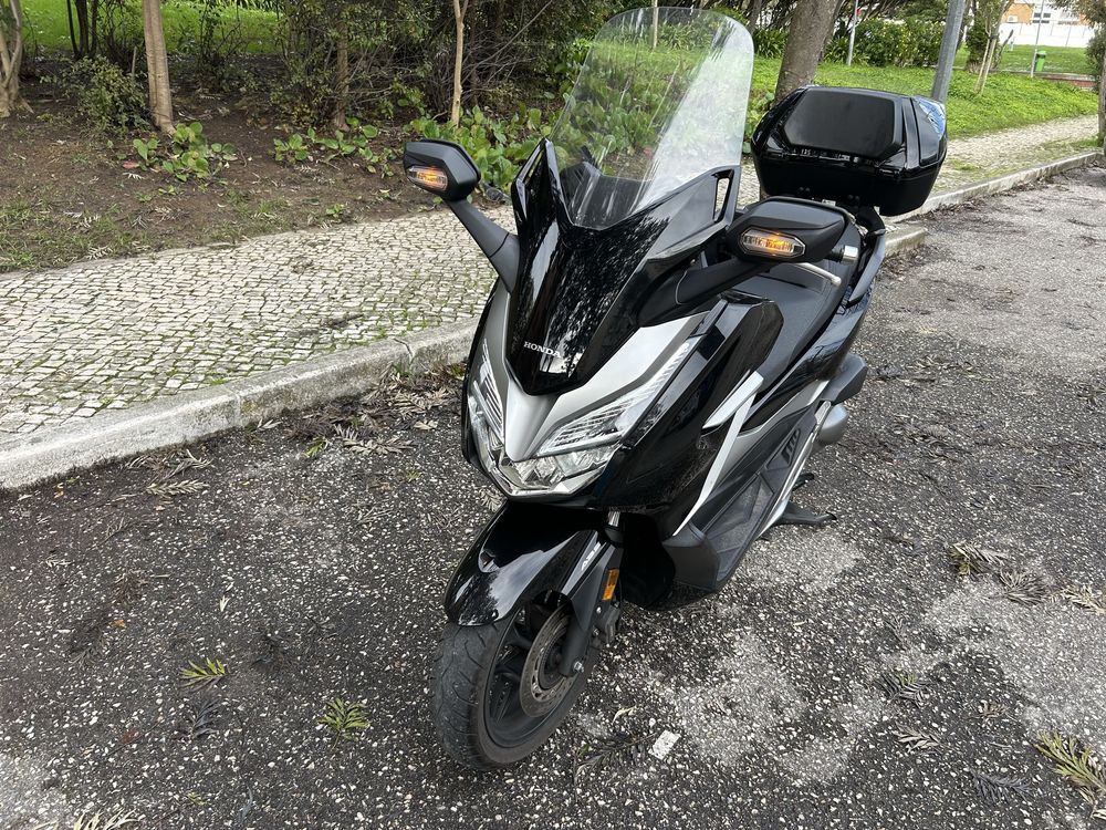Honda Forza 300