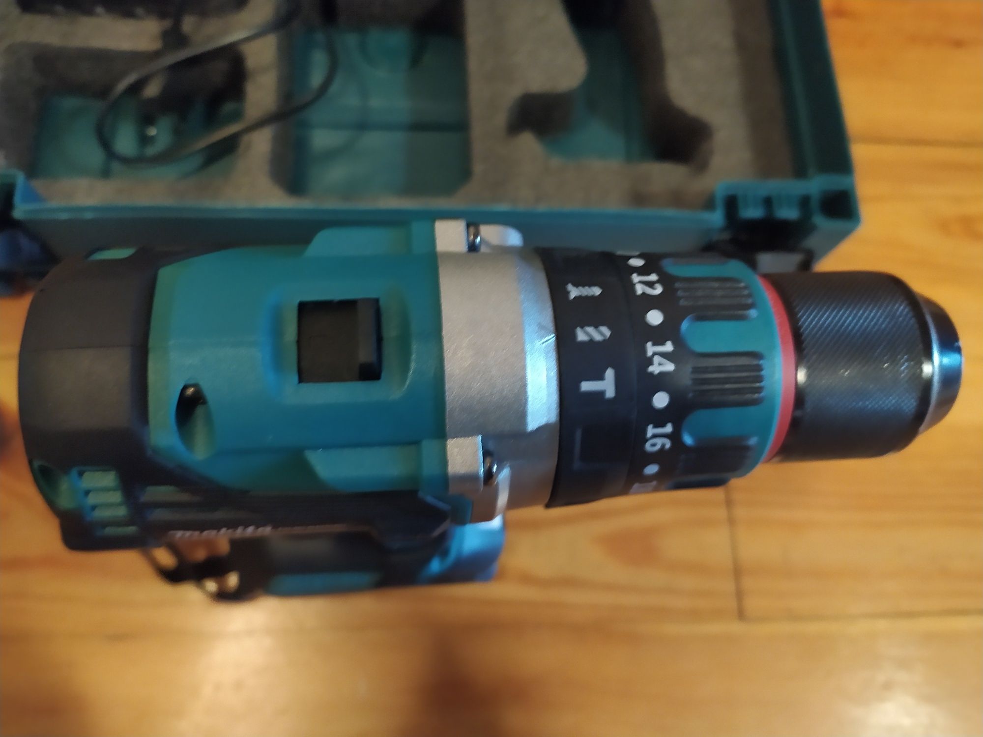 Шуруповерт MAkita