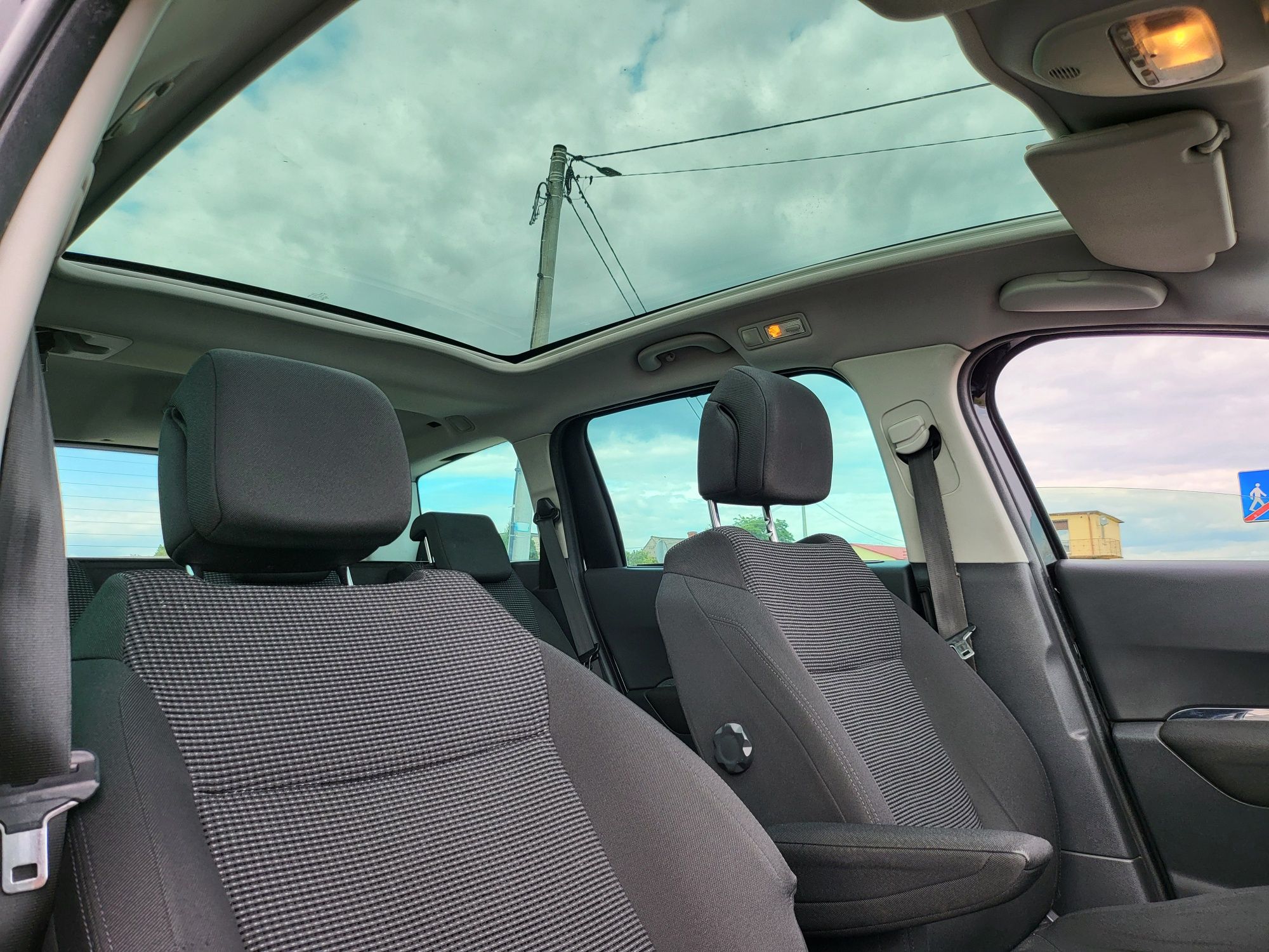 Peugeot 5008 1.6 HDI 2010r - Automat - Panorama - Bogate wyposażenie