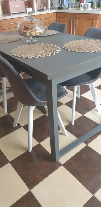 Stół kuchenny +4kszesła