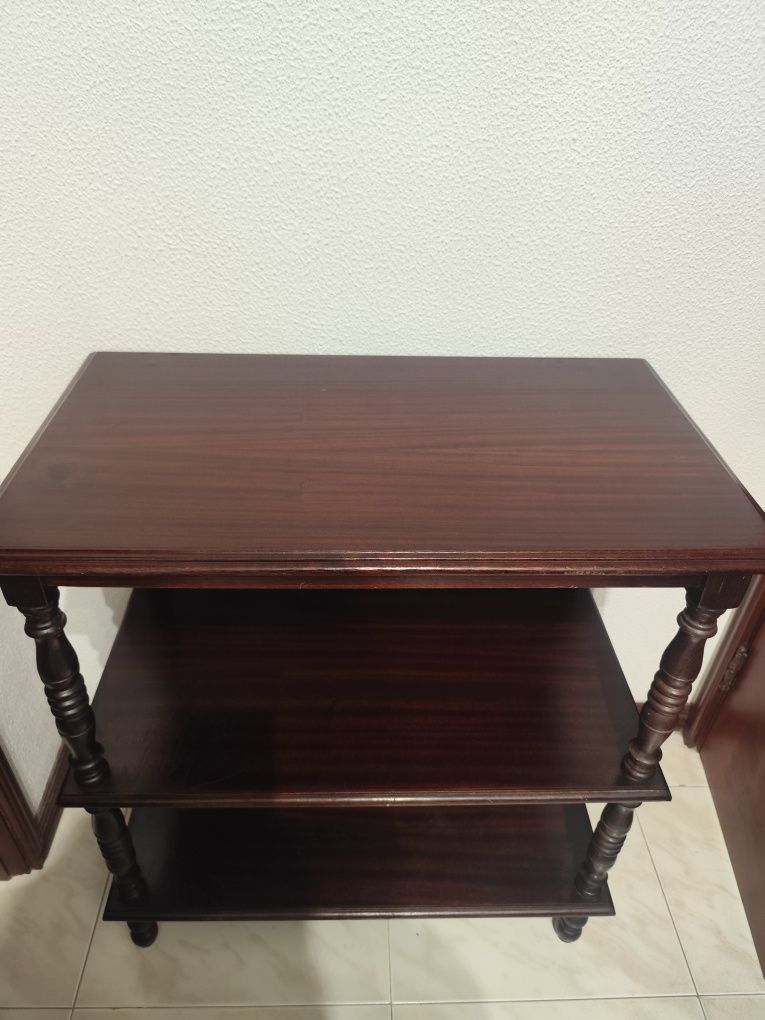 Mesa de apoio  cor castanho