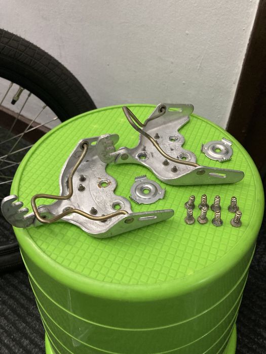 Wiązania do nart biegowych biegówek