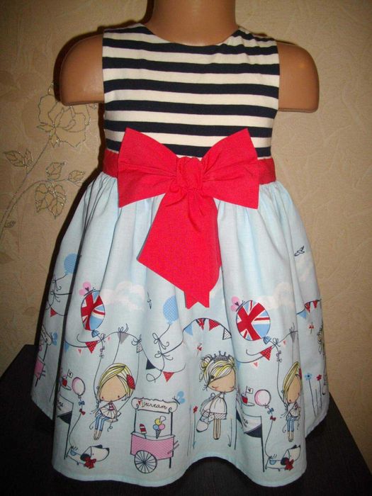 Продаю платье TU по низу фатин, 3-4 года.