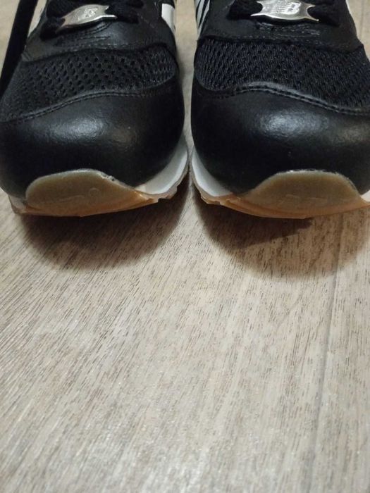 Кросівки New Balance чорного кольору розмір 42