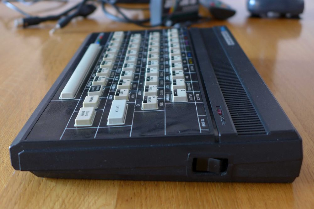 Timex 2048 RGB !!! Idealny, 1 na 1000 ! Kompatybilny z ZX Spectrum