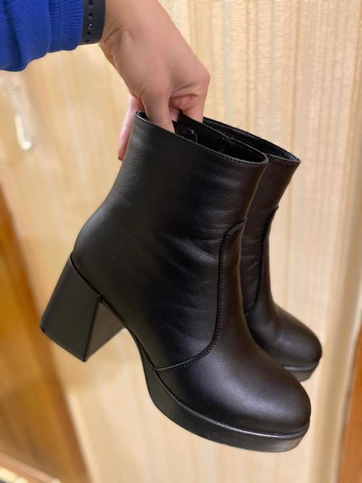Демісезонні ботильйони 37-38 розмір натуральна шкіра 24см устілка