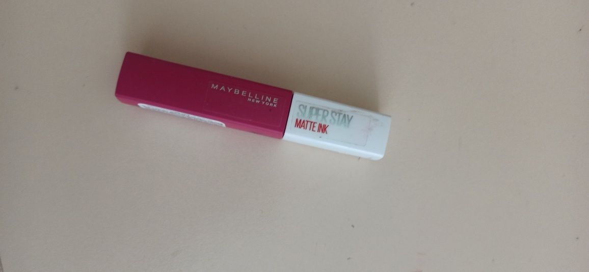 помада Maybelline Super Stay