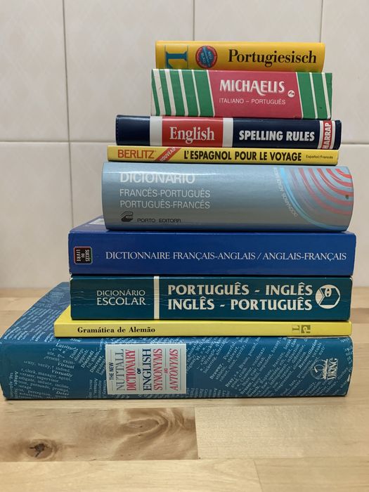 Dicionários variados