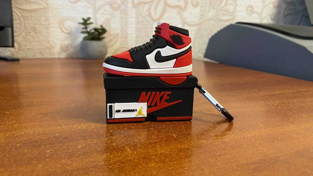 Новий чохол для навушників AirPods Pro 2