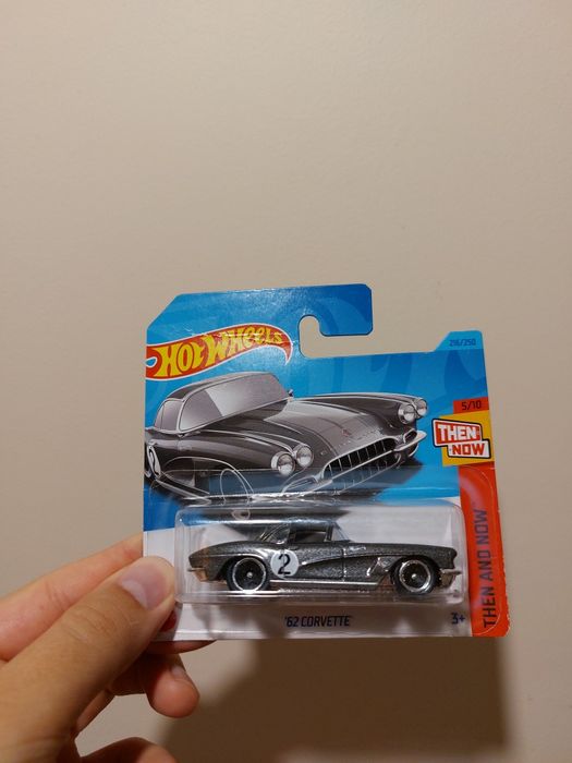 Hot Wheels ’62 Corvette