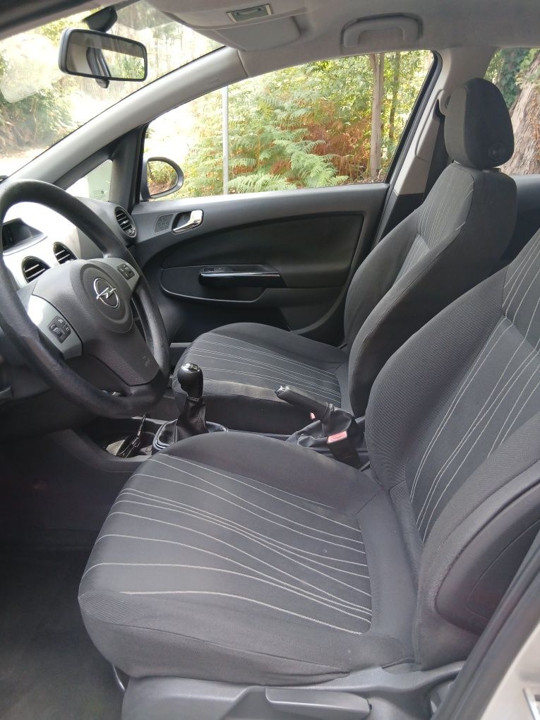 Opel Corsa 1.2 80CV ( com apenas 179 mil km )