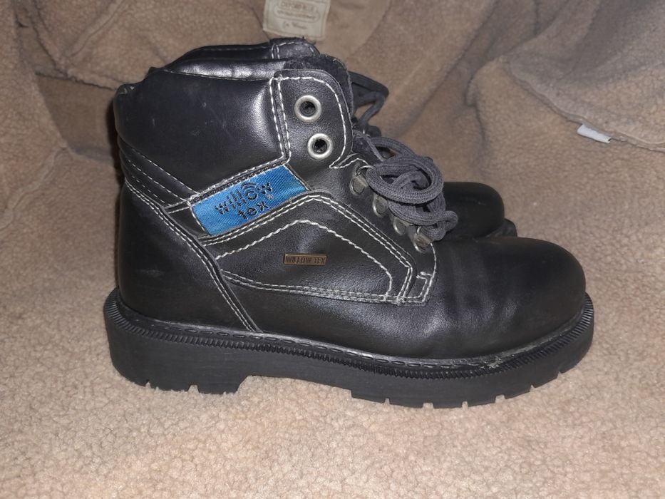 Ботінки 41розмір стелька 26см.