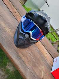 Kask motocyklowy z goglami