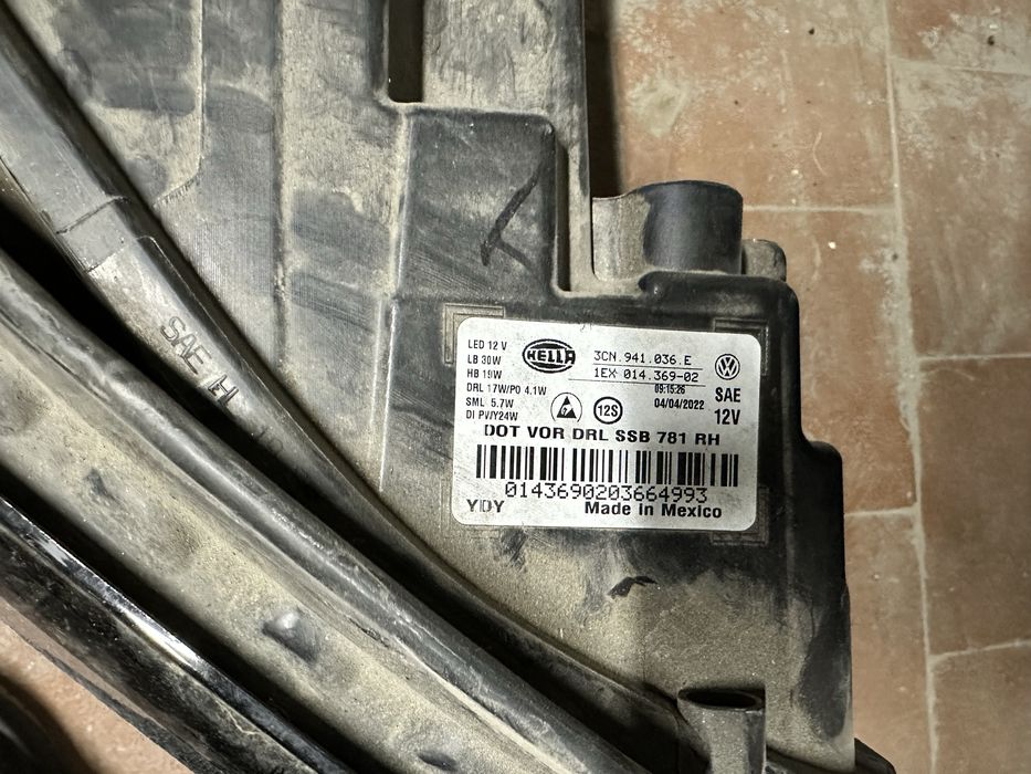 Фара правая VW Atlas Cross Sport под ремонт