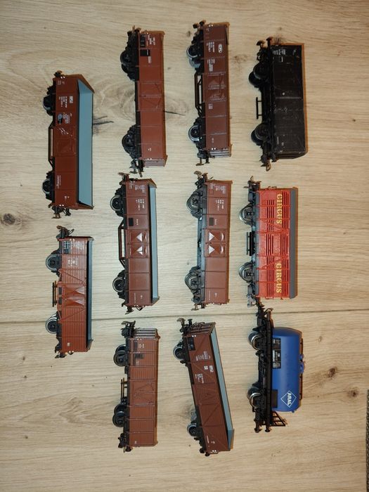 Zestaw wagonów Piko w skali H0