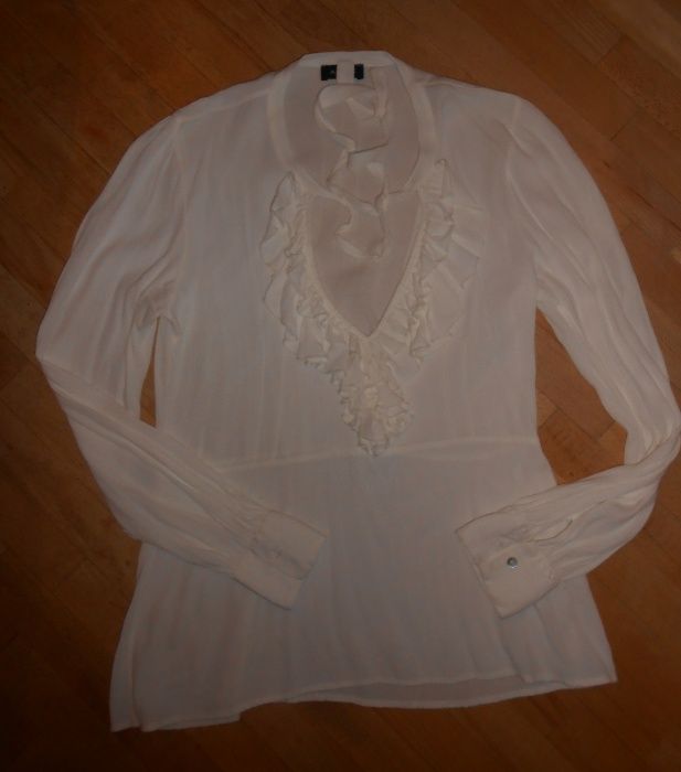 Блузка с рюшами 48 размер молочного цвета