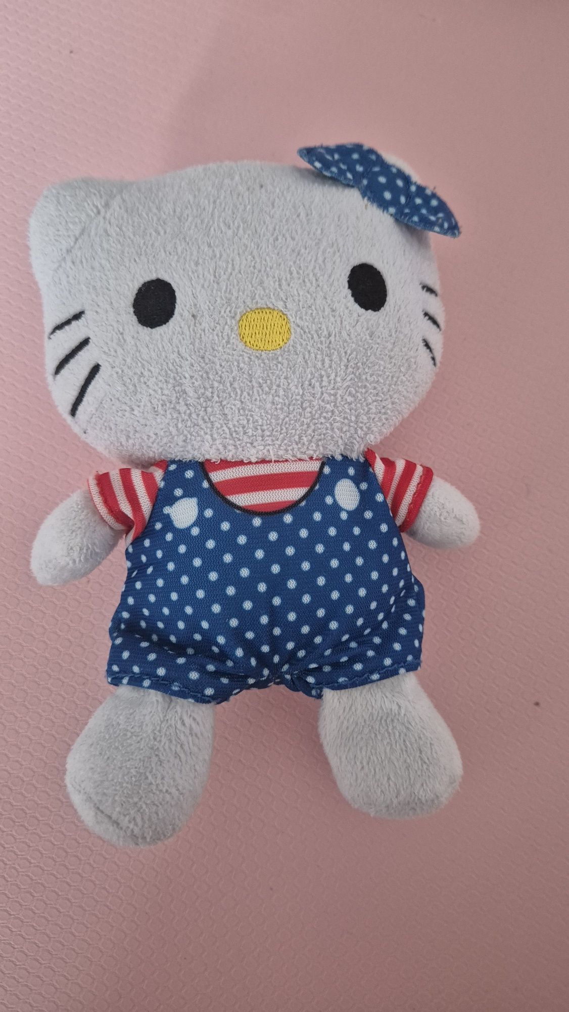 Miś pluszak Hello Kitty