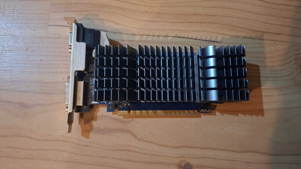 Karta graficzna Asus GeForce GT520  1GB  DDR3