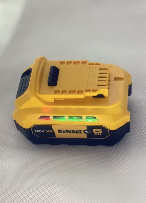 Акумулятор /Батерея Dewalt 6ah /XR -Посилений корпус низ прорезинений