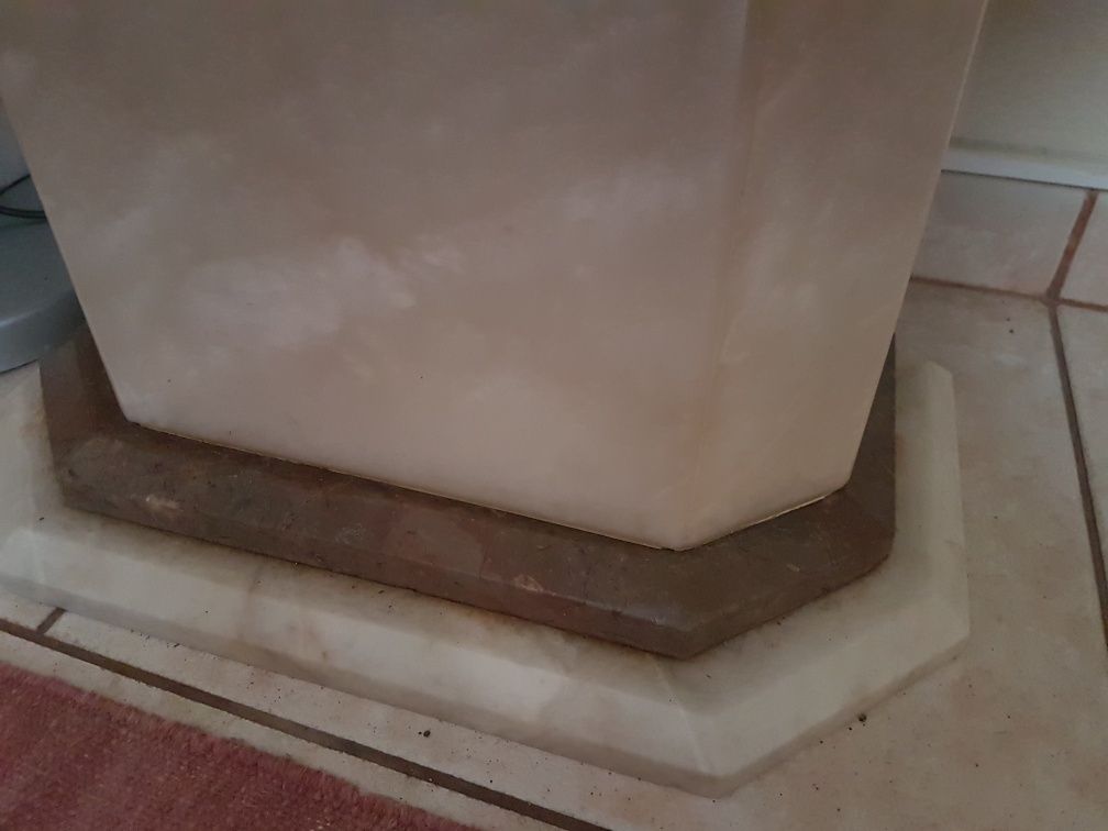 Mesa em mármore alabastro