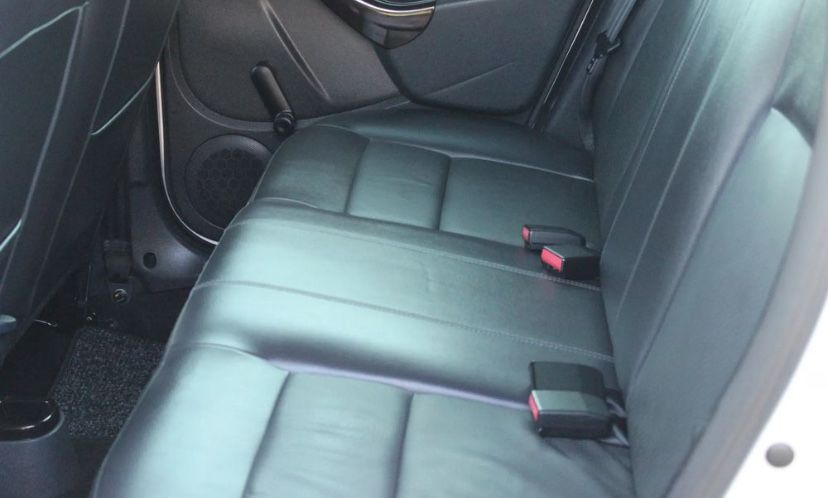 Dacia Duster 2010 бензин 1.6 Передній привод