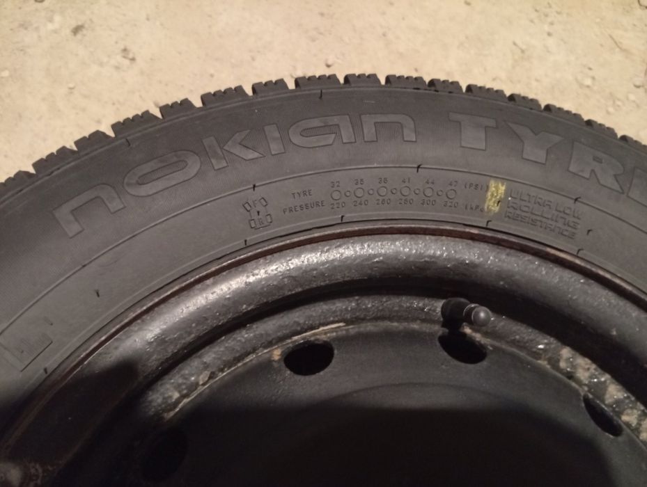 Шини нокіан хакапиліта r14 175/65 з дисками
