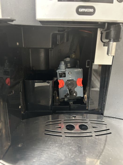 Кавомашина Delonghi perfecta esam5500.T без молочника