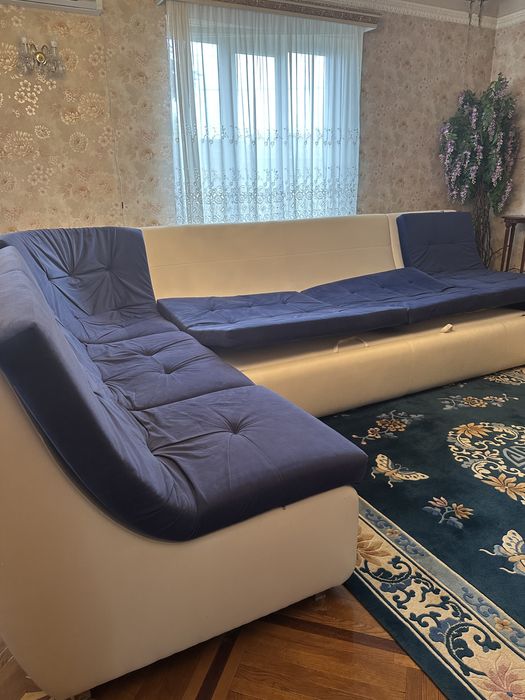 Продам диван Великий