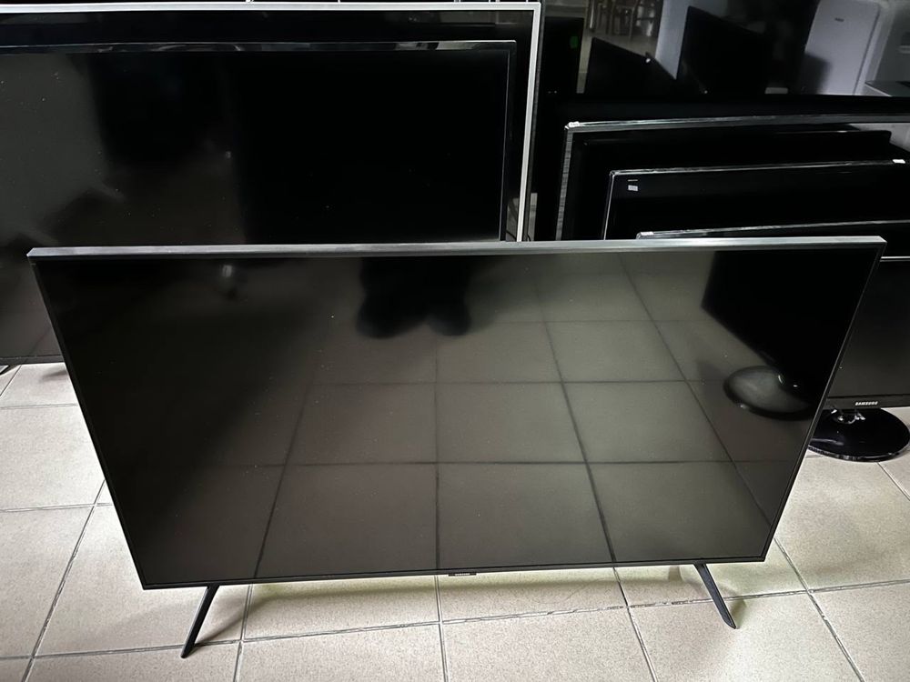 Телевізор Samsung UE43TU7005K Smart TV 4K