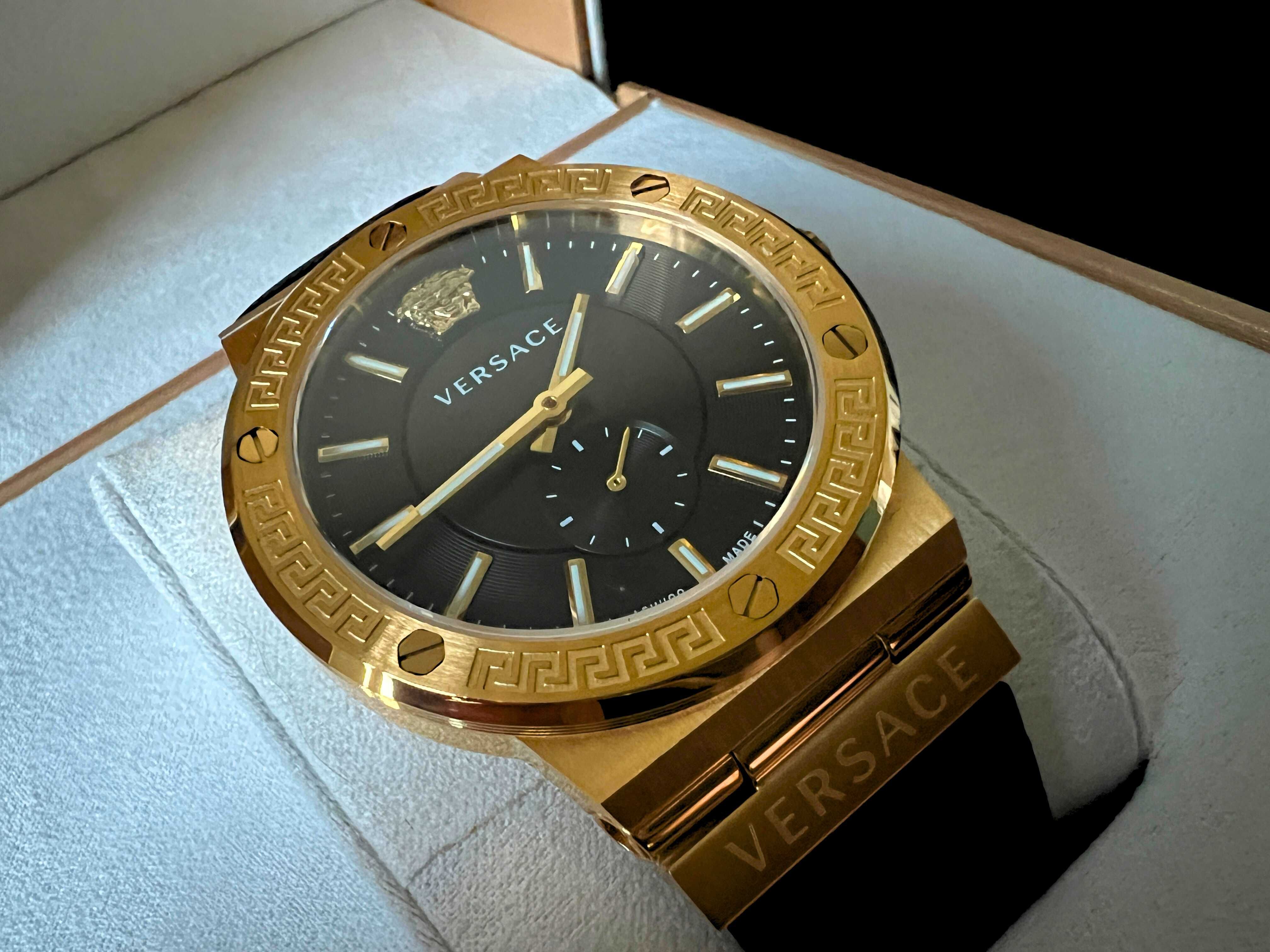 VERSACE zegarek męski (41mm) Greca Logo VEVI00220