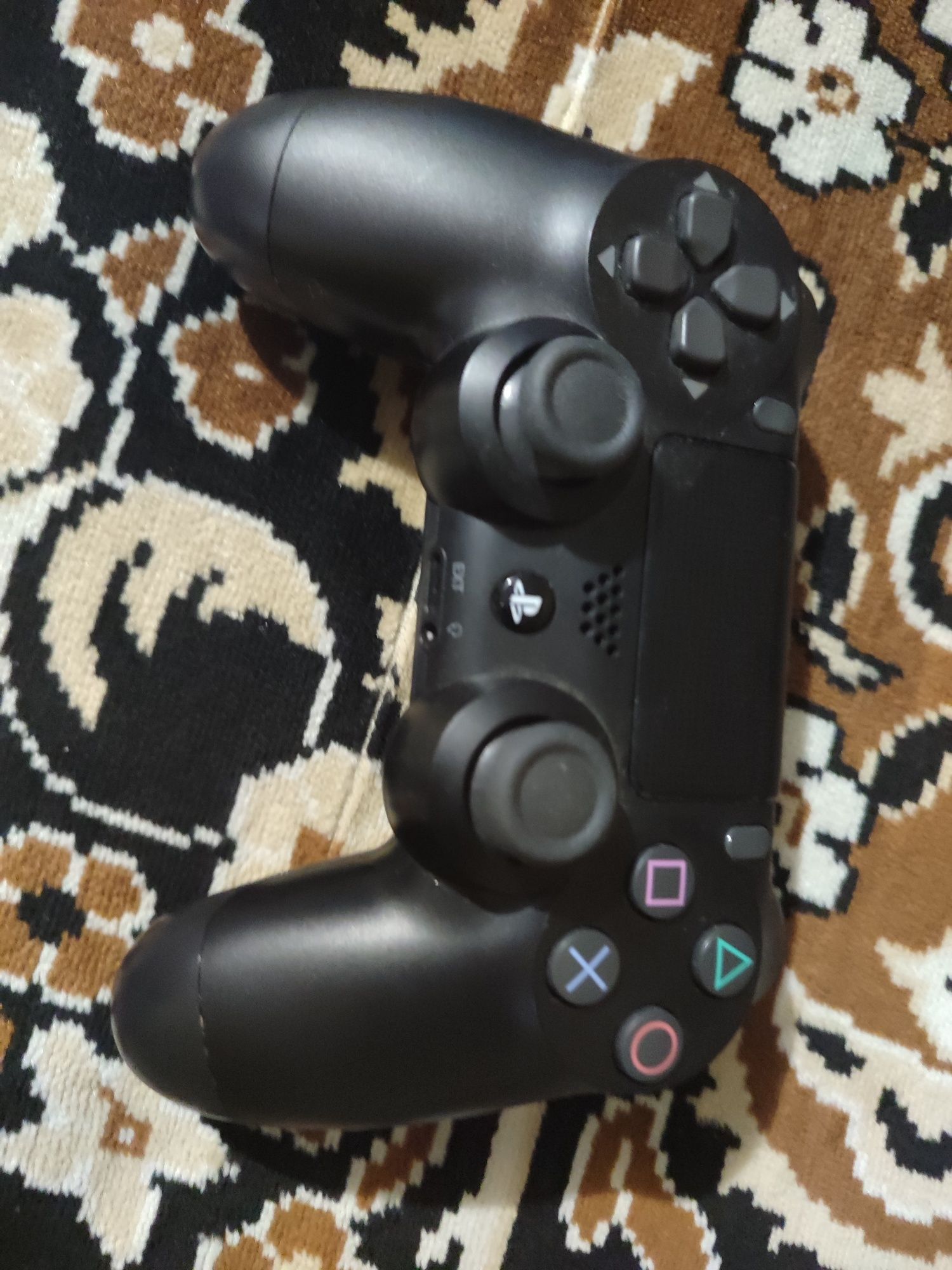 Playstation 4 slim b/y