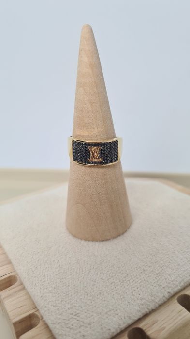 Nowy złoty pierścionek typu Louis Vuitton szeroki ,obrączka, cyrkonie